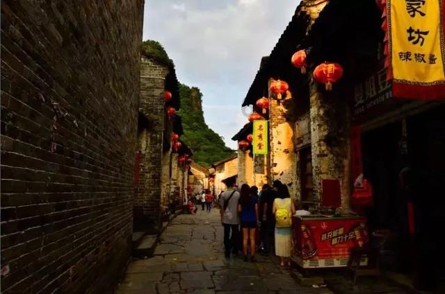 山西省超特高压线路首次使用无人机带电除冰作业